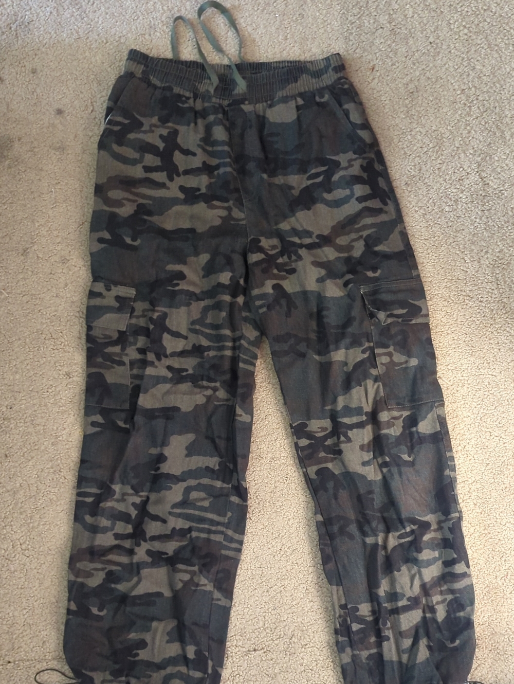 Women's Camouflage Cargo Pants - Olive/Black
